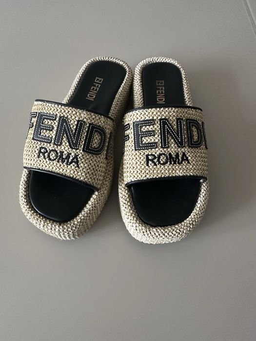 Женские FENDI Шлёпанцы Бежевый Ткань 38