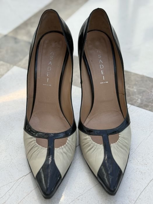 Женские Casadei Туфли Чёрные Кожа 40