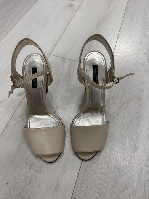 Femme Dolce Gabbana Talons Beige Cuir