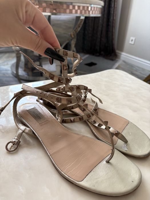 Женские Valentino Босоножки Золотые Кожа 39.5