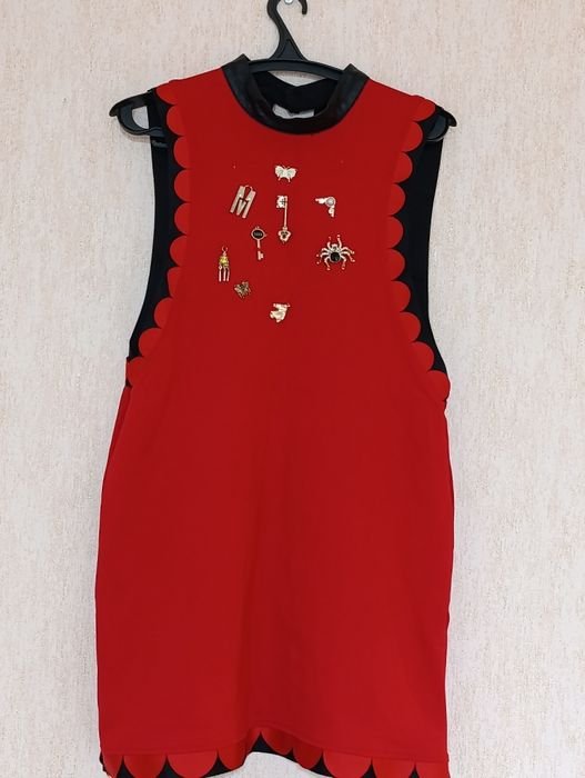 Женский Love Moschino Платье Красный