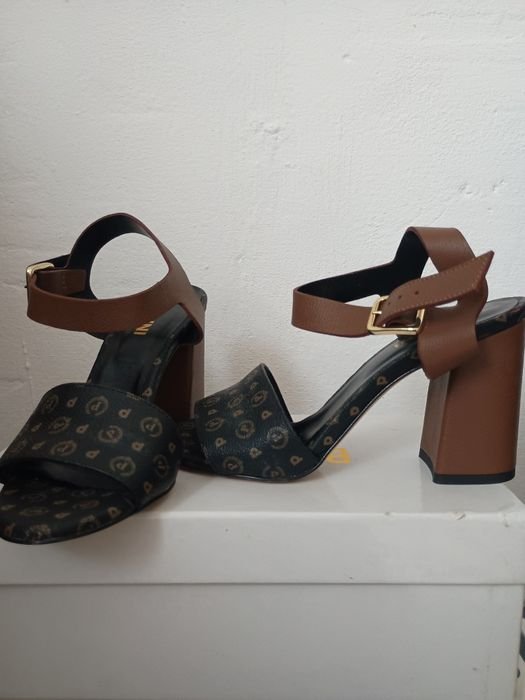 Женские Pollini Босоножки Коричневый 39