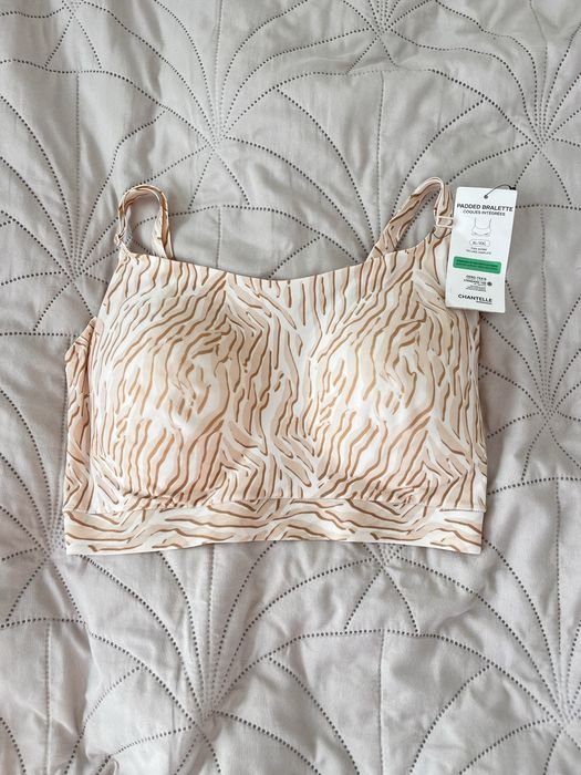 Femme Chantelle Top Beige