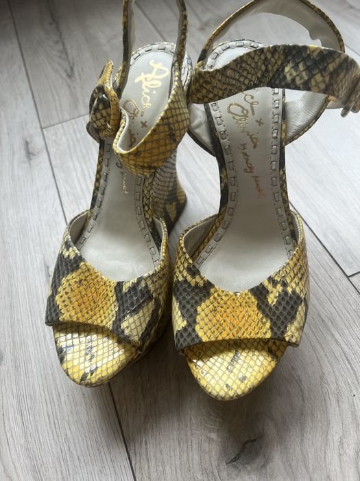 Женские Alice+Olivia Босоножки Жёлтые Кожа 37