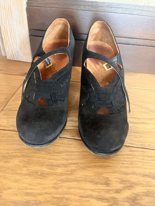 Женские Chie Mihara Туфли Чёрные Замша 39