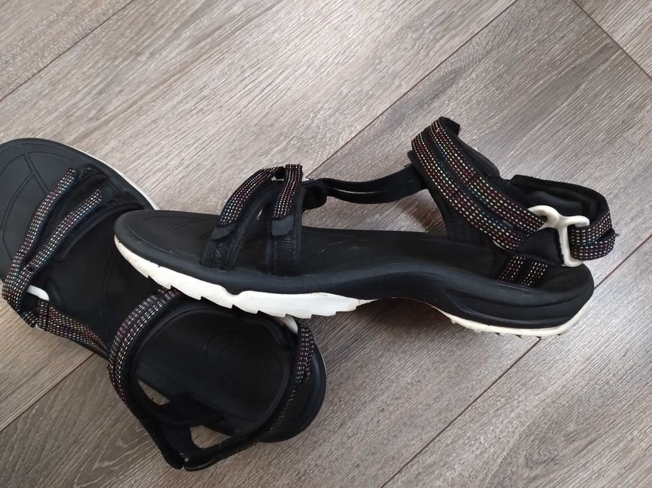 Женские Teva Сандали Чёрные 39