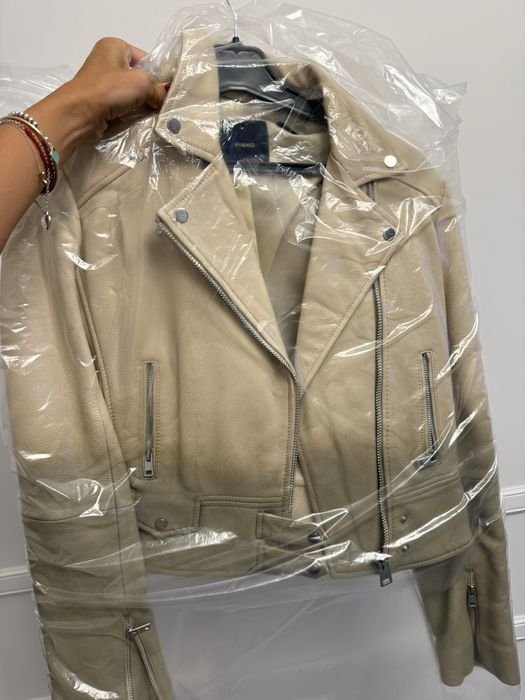 Женская Pinko Куртка Бежевый Кожа 40