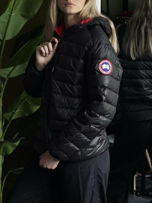 Женская Canada Goose Пуховка Чёрная 42