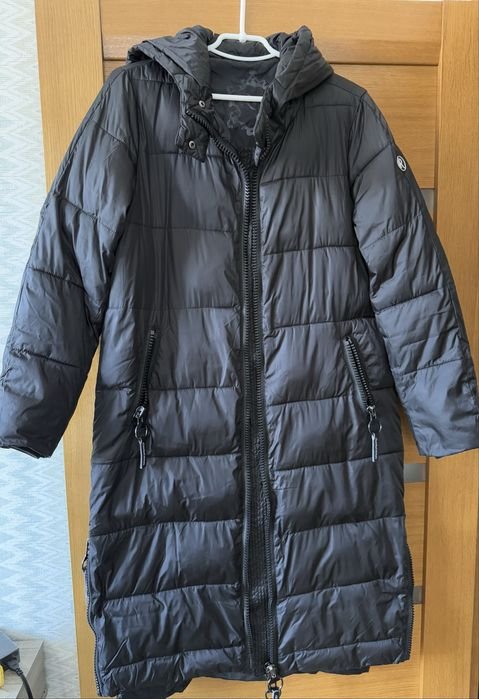 Женский Rinascimento Пуховик Чёрный 40