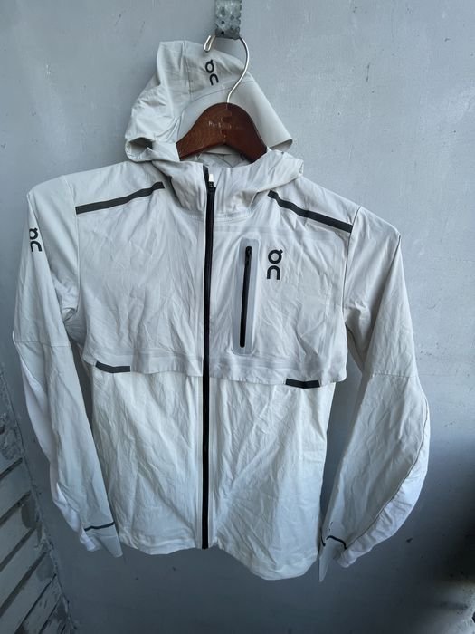 Женская On Running Куртка M