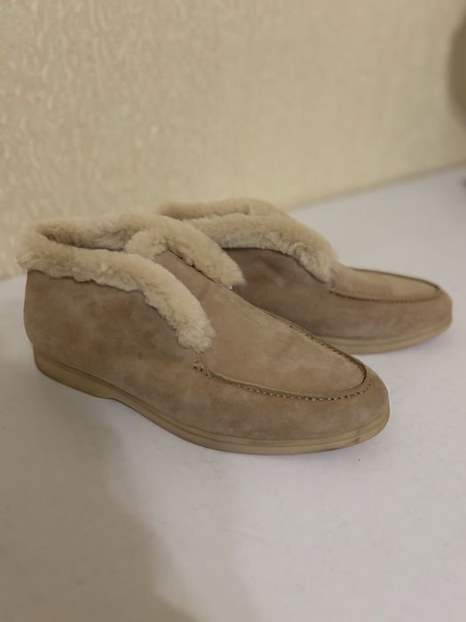 Женские Loro Piana Лоферы Бежевые 40