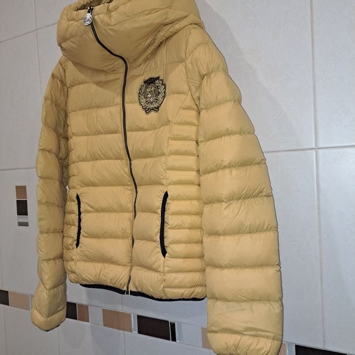 Женская Aeronautica Militare Куртка Жёлтая 36