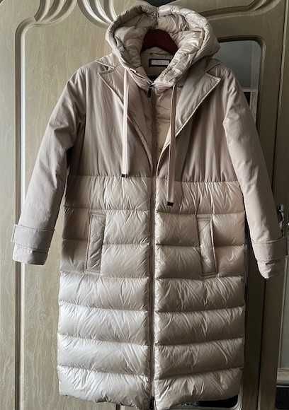 Женский Peserico Пуховик Бежевый 36