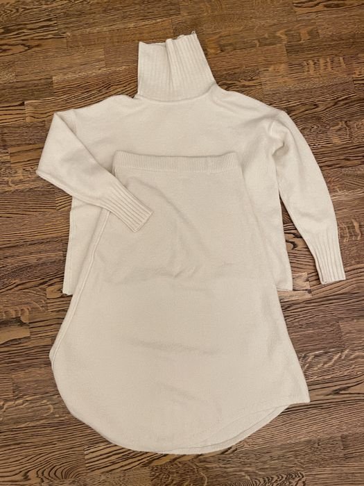 Женский Max Mara Костюм Бежевый Свитер S/Юбка M