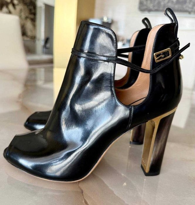 Женские Salvatore Ferragamo Ботильоны Чёрные 39.5