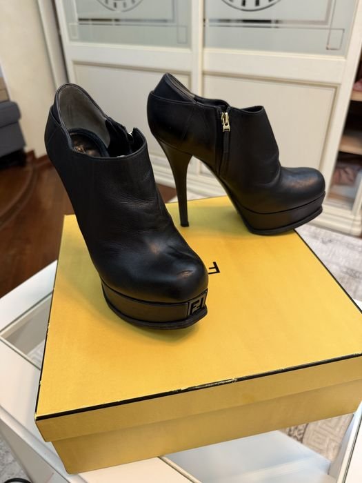 Женские Fendi Ботильоны Чёрные Кожа 38,5