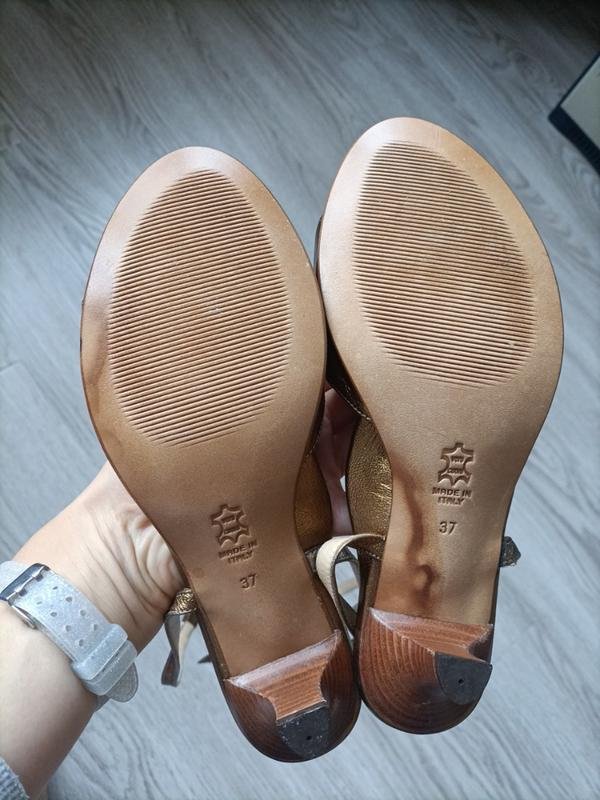 Женские Alberto Guardiani Босоножки Бежевые 37