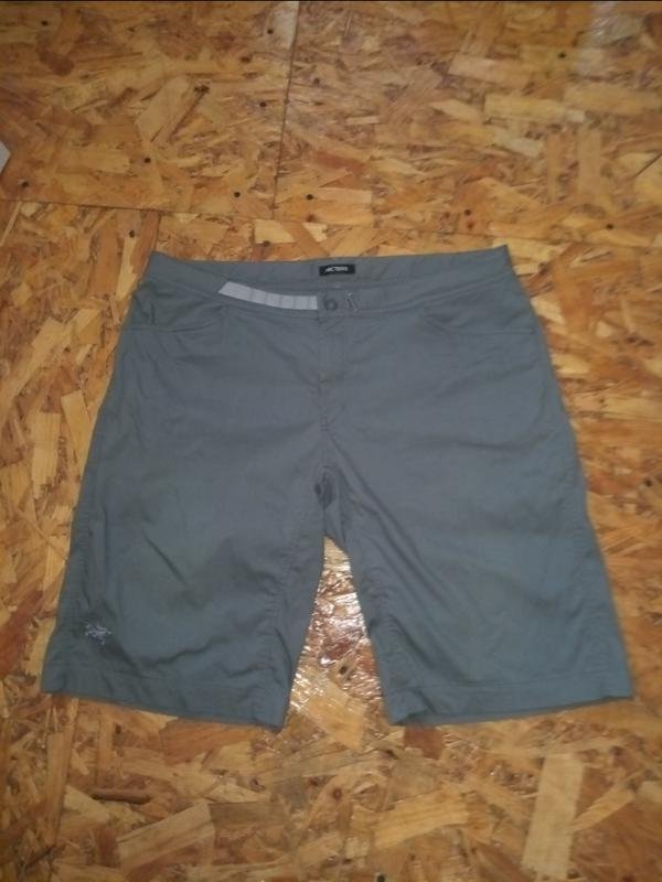 Uomo Arc'teryx Shorts Khaki 34 / L / 50