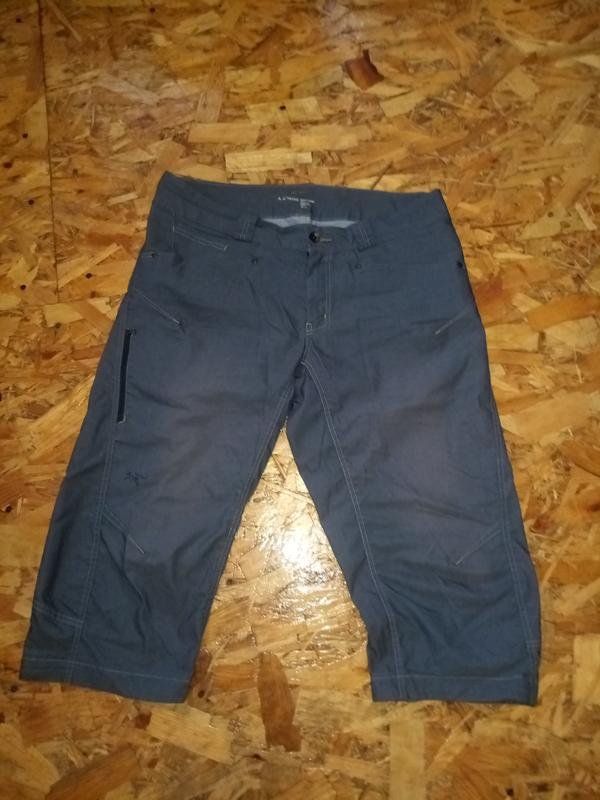 Uomo Arc'teryx Shorts Blu Navy 33 / L / 48