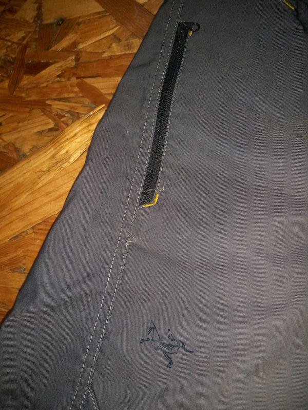 Uomo Arc'teryx Shorts Blu Navy 33 / L / 48