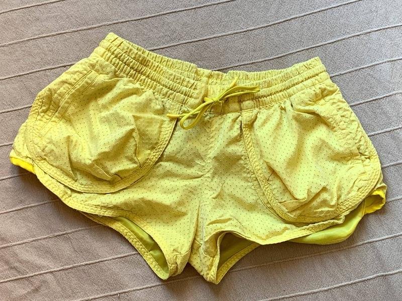 Donna Stella McCartney Shorts Giallo 36 / S / 44