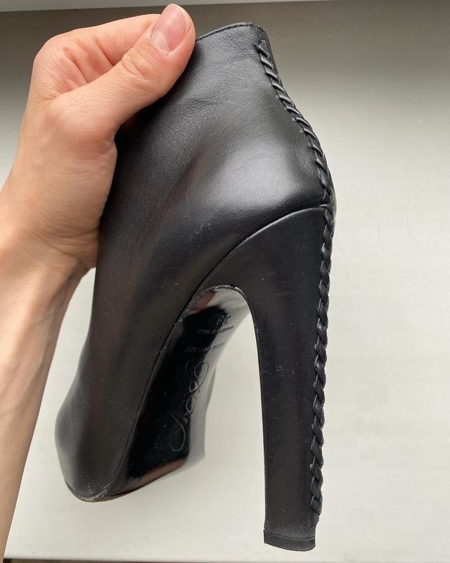 Женские Roger Vivier Ботильоны Чёрные Кожа 38