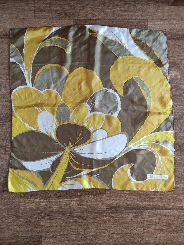 Женский Christian Dior Шарф Разноцветный Один