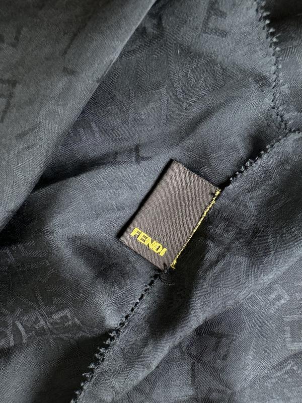 Femme Fendi Écharpe Noire Soie