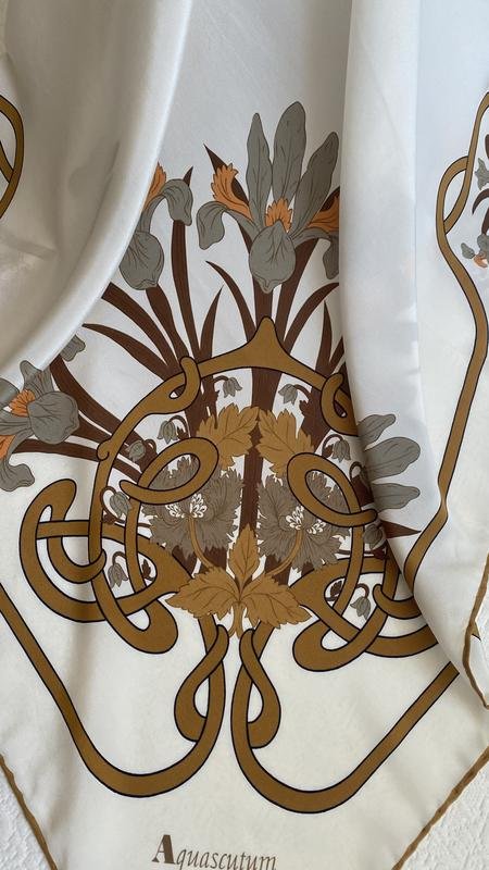 Women Aquascutum Scarf Beige Silk