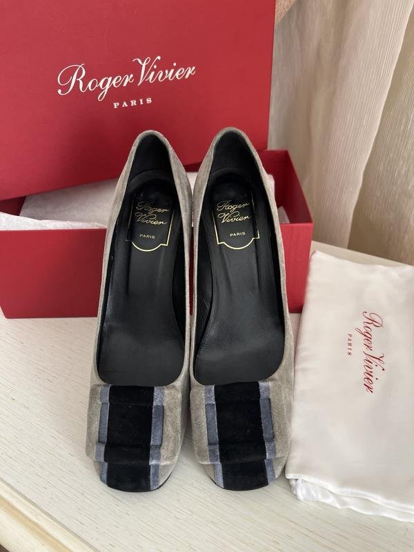 Женские Roger Vivier Туфли Серый 37