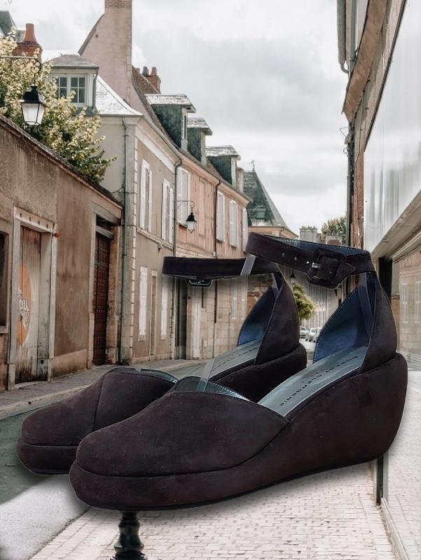 Женские Robert Clergerie Босоножки Коричневый