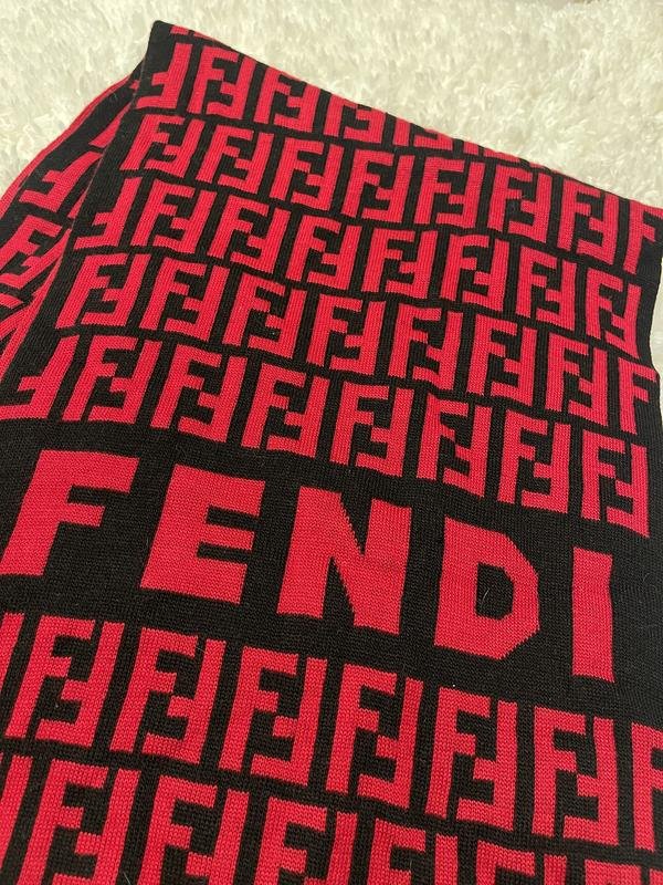 Fendi Écharpe Rouge