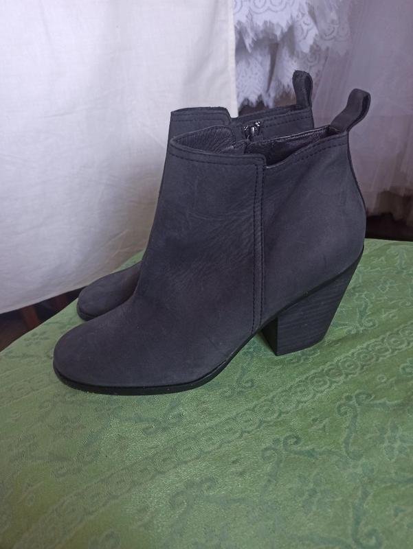 Женские Cole Haan Ботильоны Серый Кожа 37.5