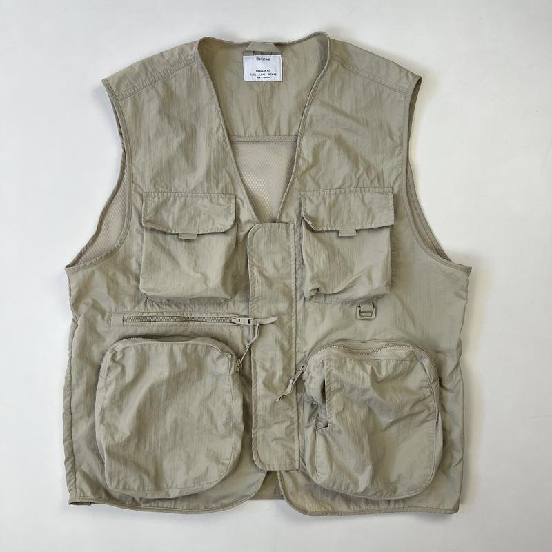 Мужской Bershka Жилет Бежевый Полиамид 40 /L / 48