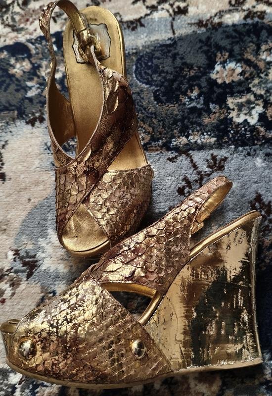 Donna Nando Muzi Tacchi Oro 37