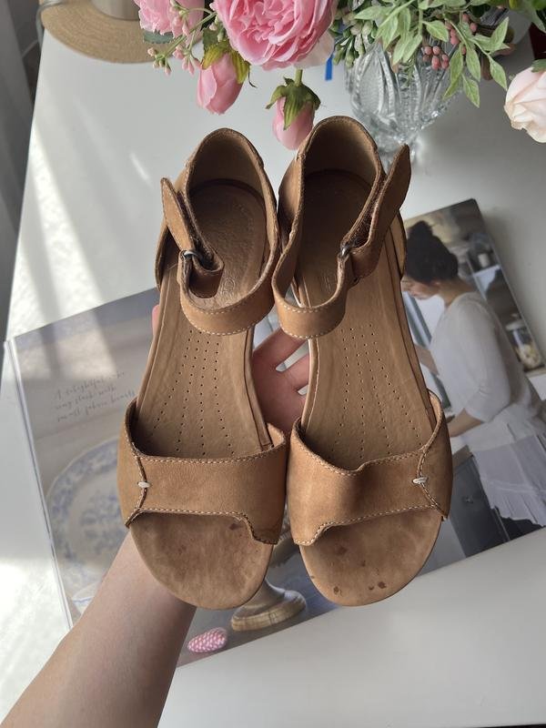 Женские Clarks Сандалии Бежевый Кожа 35.5