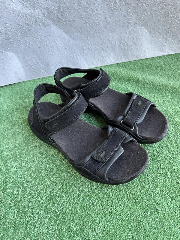 Женские Clarks Сандалии Чёрный 38