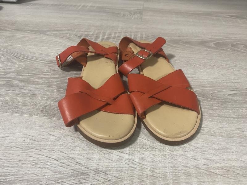 Женские Clarks Сандалии Красные Кожа 38.5