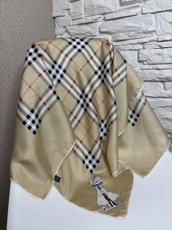Женский Burberry Шарф Бежевый Шелк