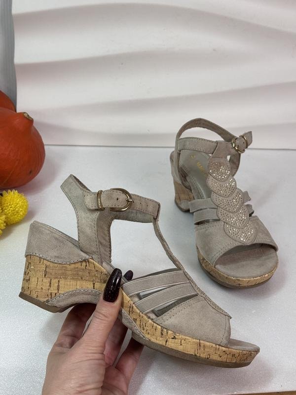 Женские Marco Tozzi Босоножки Бежевый 37