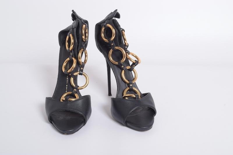 Женские Giuseppe Zanotti Босоножки Чёрный 39
