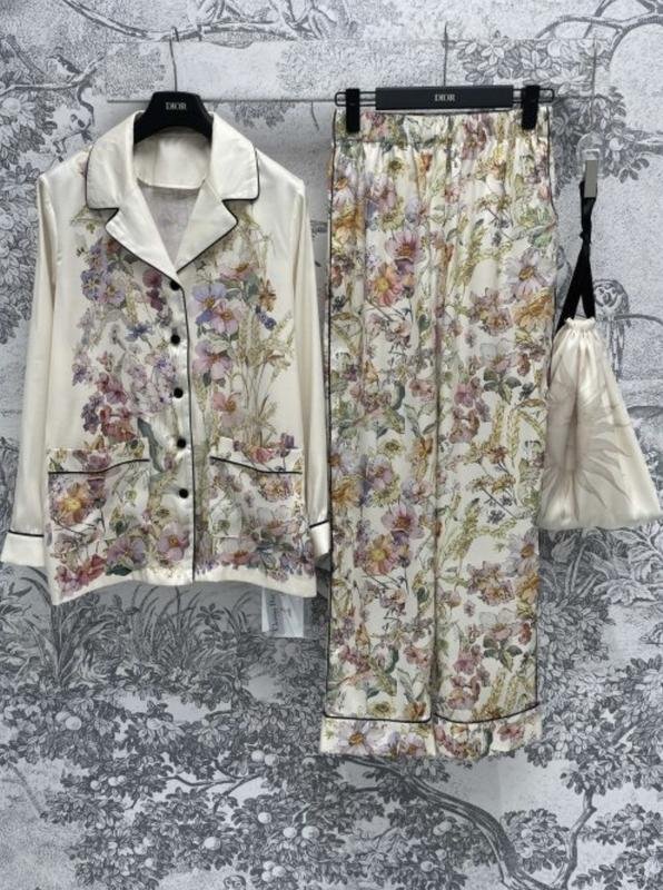 Женский Christian Dior Домашняя Одежда Бежевый 36