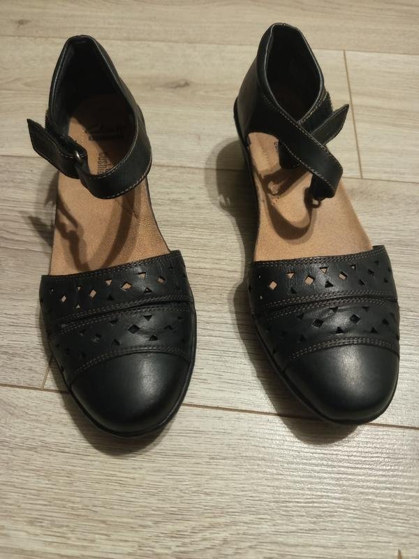 Женские Clarks Босоножки Чёрный Кожа 38