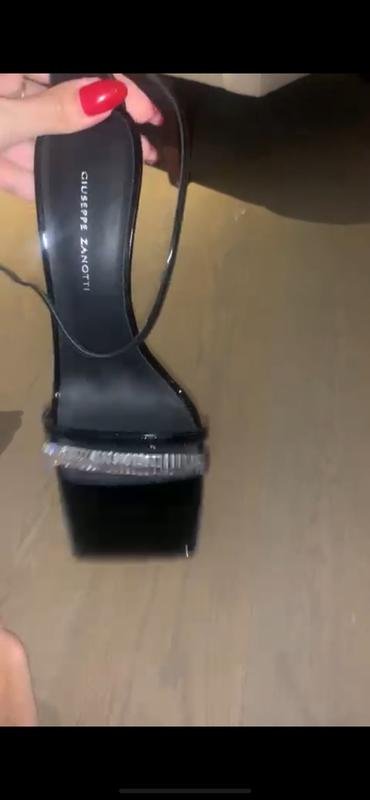 Женские Giuseppe Zanotti Босоножки Чёрный Лаковая