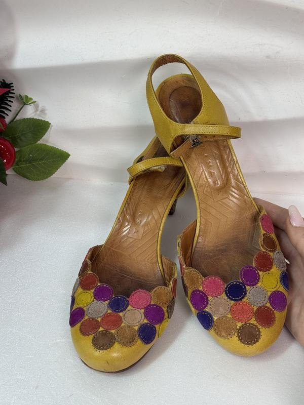 Женские Chie Mihara Босоножки Жёлтые Замша 38