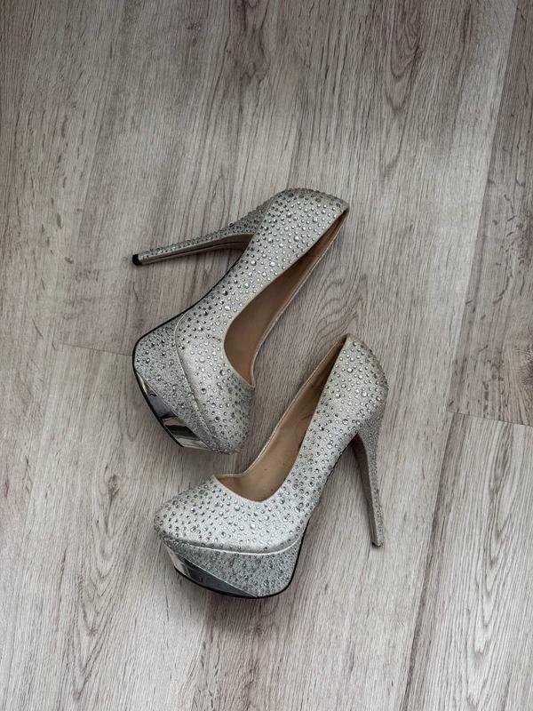 Женские Jimmy Choo Туфли Серый 40
