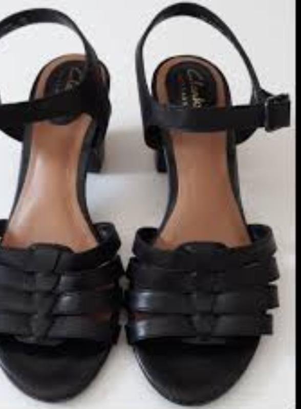 Женские Clarks Босоножки Чёрные Кожа 39