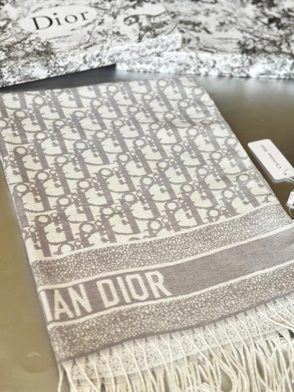 Женский Christian Dior Шарф Серый Кашемир