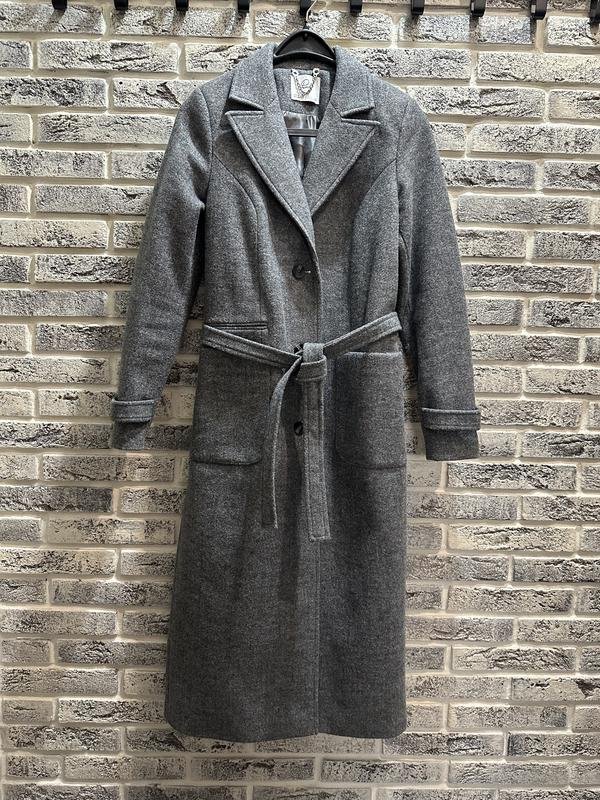 Женское Pinko Пальто Серый