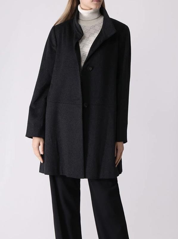 Женское Armani Collezioni Пальто Серое 50